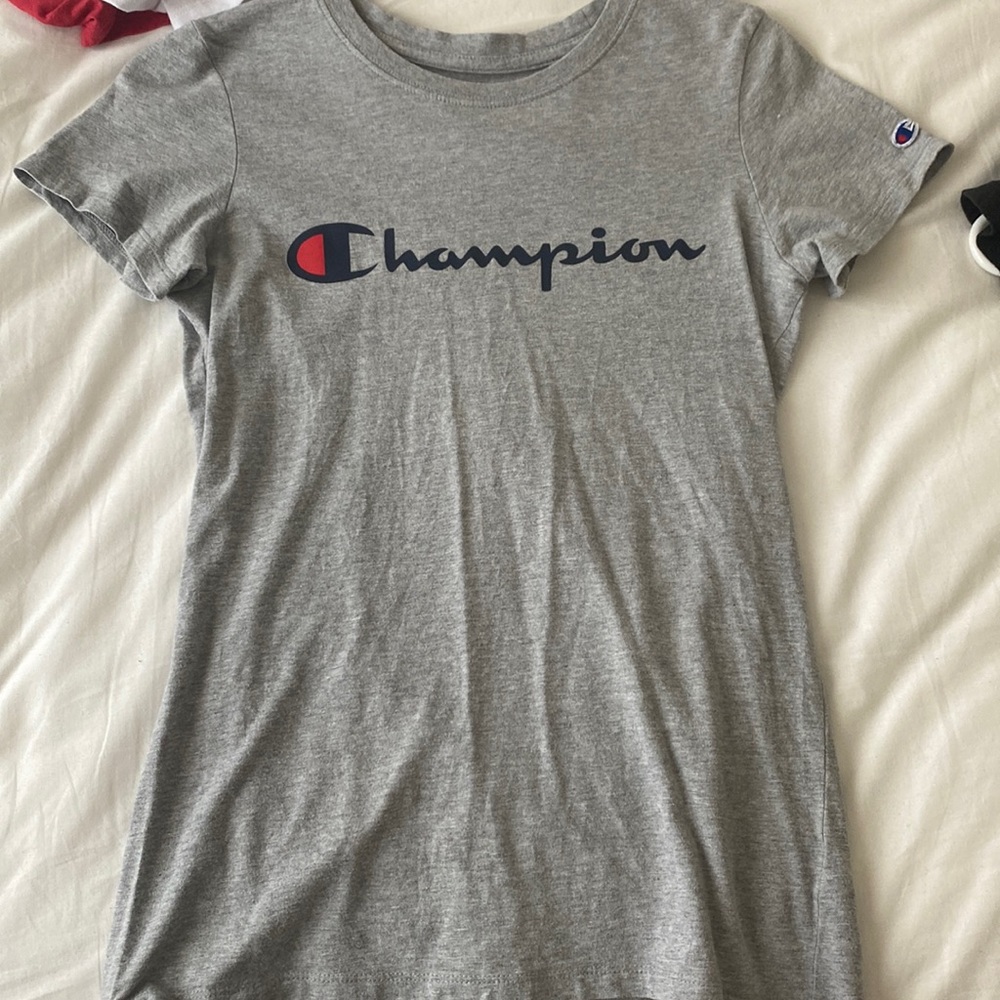 Grey champion t-shirt //size xs small fits medium //great condition!!